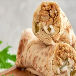 ساندويتش شاورما لذاذة
